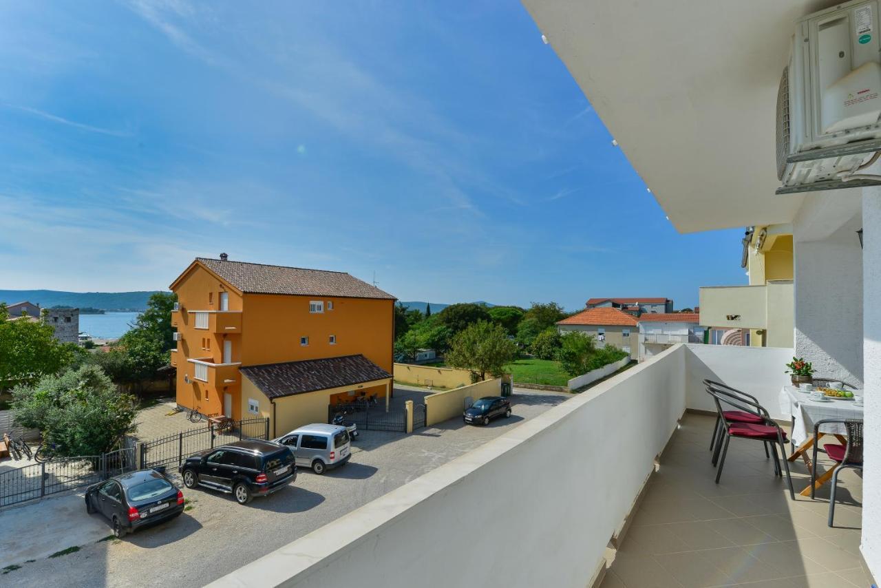 Apartments Citrus Turanj Exterior foto